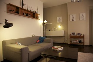 Bild Wohnzimmer mit verschiedenen Lichtquellen
