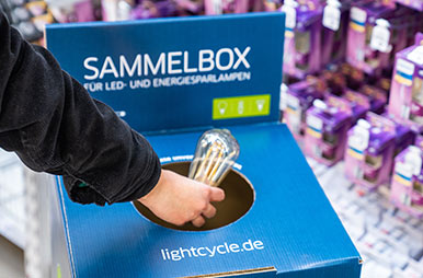 Zur Fussball-WM 2026: Teamgeist zeigen, Licht recyceln