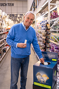 Jörg Wontorra bei der Lampenabgabe im toom Baumarkt Köln-Zollstock